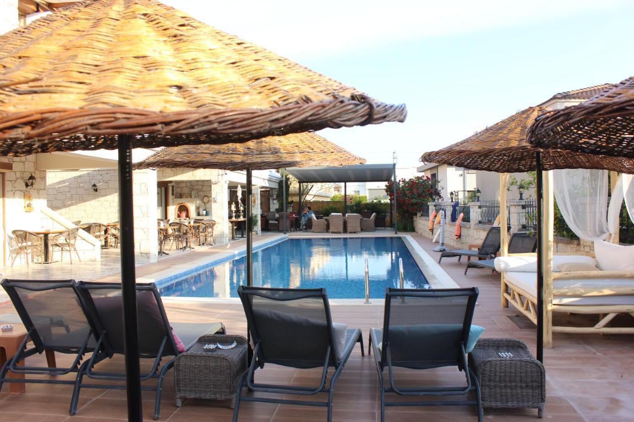 Fizzio Alacati Hotel Ngoại thất bức ảnh